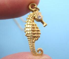 Realistic Seahorse Animal Charm Necklace in Gold
