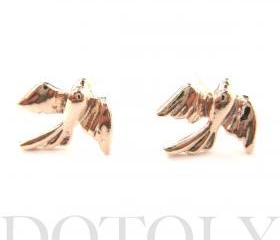 Dove Sparrow Love Birds Stud Earrings in Light Gold