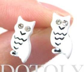 Cute Snowy Owl Eagle Bird Animal Stud Earrings in White