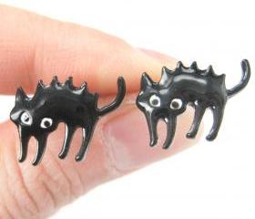 Emily Strange Scaredy Cat Kitten Kitty Cat Animal Stud Earrings in Black