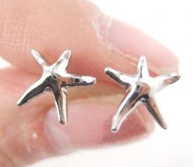 Simple Starfish Star Shaped Stud Earrings in Silver