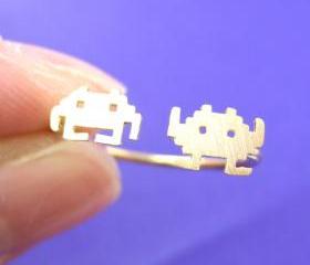 Atari Space Invaders Alien Pixel Adjustable Ring in Gold